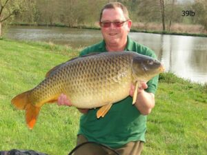  carp fishing in France,fishing holidays,fishing France,fishing holiday,Angling Lines,French carp,carp fishing France,French carp fishing,carp France,French carp lakes,lakes in France,carp rigs,carp fishing,carp fishing tips