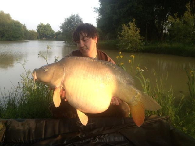 Oakview Carp Fishing in France with Accommodation