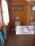 Accommodation photos at Molyneux carp lake in France.