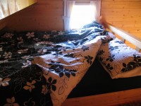 Accommodation photos at Molyneux carp lake in France.