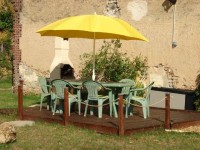Accommodation photos at Bletiere carp lake in France.