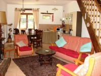 Accommodation photos at Bletiere carp lake in France.