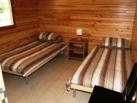 Accommodation photos at Oakview carp lake in France.