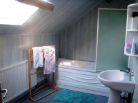 Accommodation photos at Notaires carp lake in France.