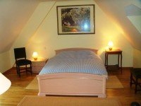 Accommodation photos at Sapphire carp lake in France.