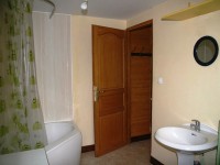 Accommodation photos at Laroussi carp lake in France.