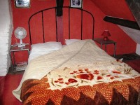 Accommodation photos at Hideaway carp lake in France.