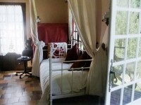 Accommodation photos at Hideaway carp lake in France.
