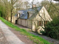 Accommodation photos at Sapphire carp lake in France.