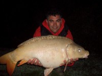 A 30lb Carp from Oakview in Apr 2012 by Justin