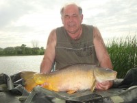 A 26lb Carp from Commons in May 2012 by Roy Browning