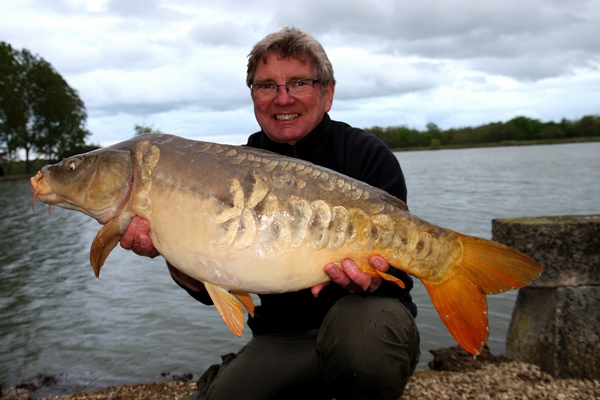 Carp Fishing in France with accommodation at Vincons