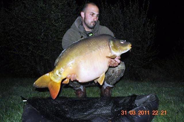 Carp fishing in France at Villefond