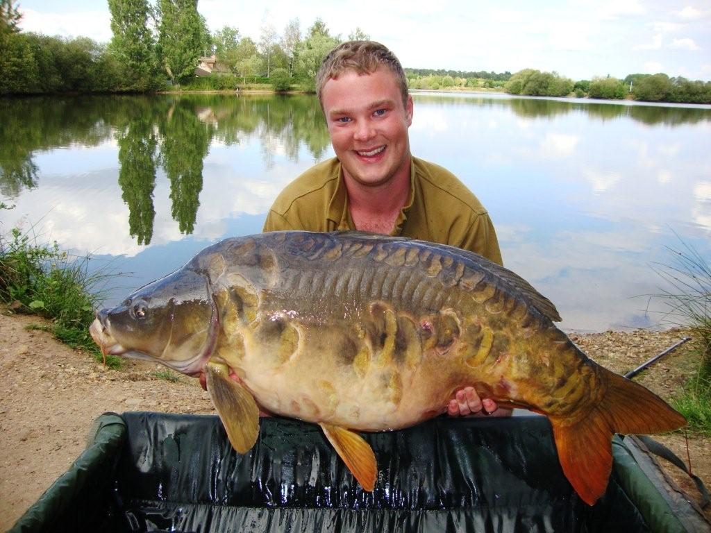 Carp fishing in France at Laroussi