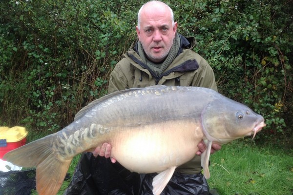 Villefond big carp fishing holidays