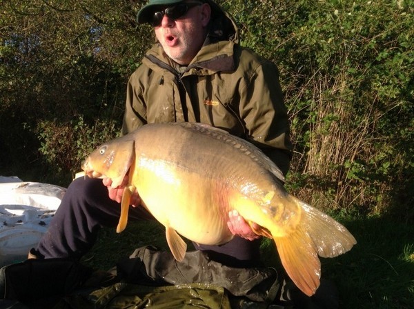 Villefond big carp fishing holidays