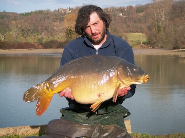 mas bas carp lake with accommodation