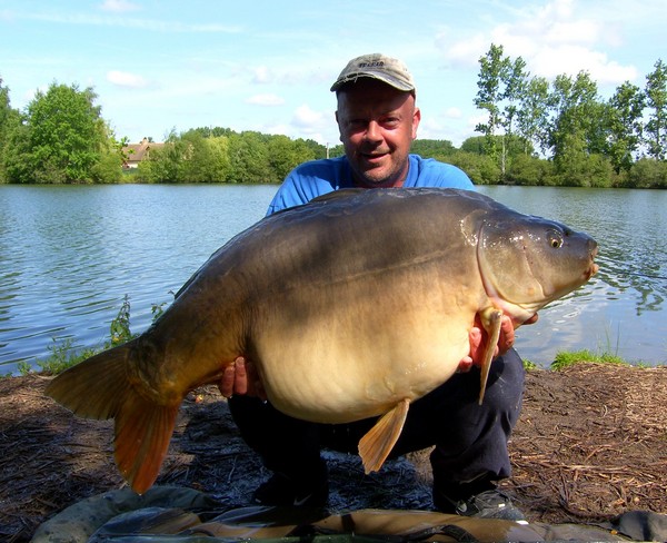 Laroussi Carp Fishing in France