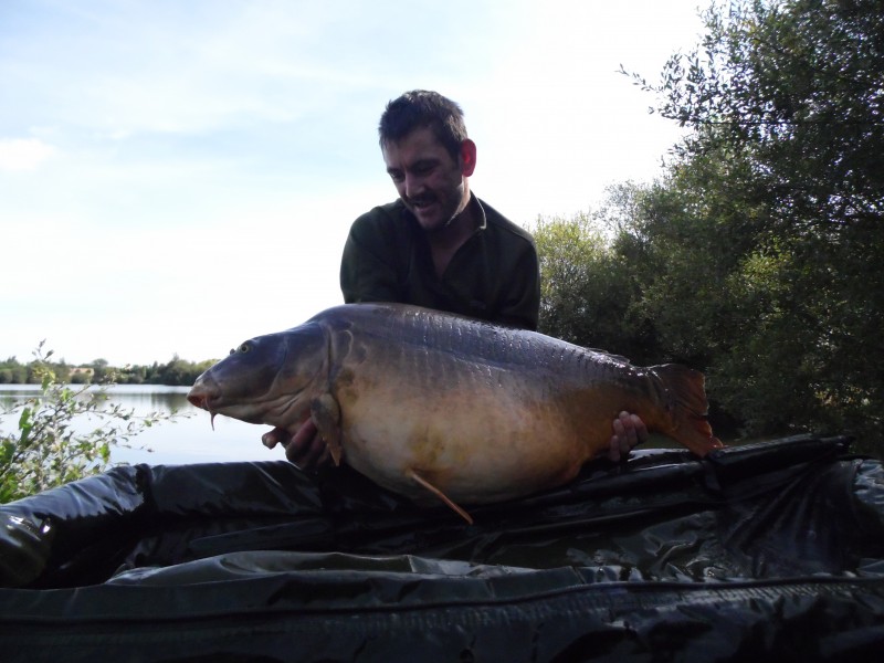 62lb big carp fishing in france at laroussi
