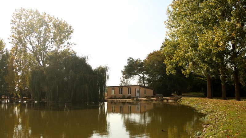 vincons carp fishing in france with accommodation