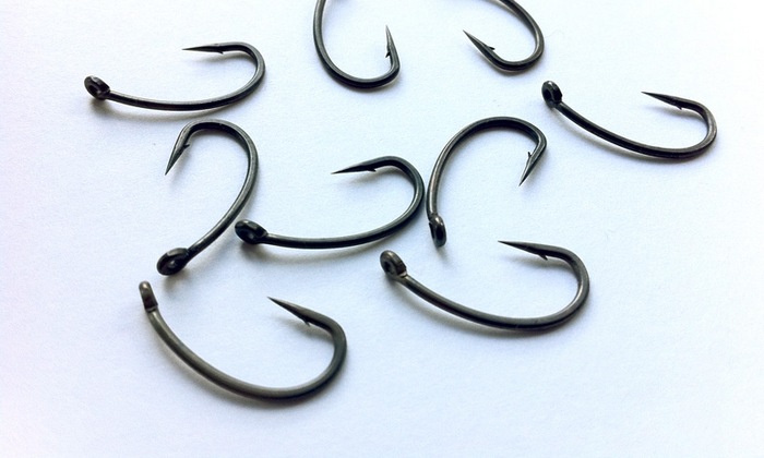 Small or big carp hooks… which are more effective? - Angling Lines