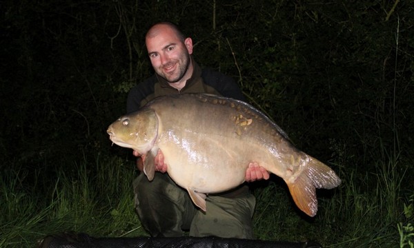 carp fishing in france at blue lake mike linstead