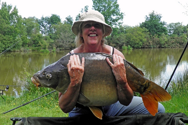 FRENCH CARP FISHING AT GLEHIAS