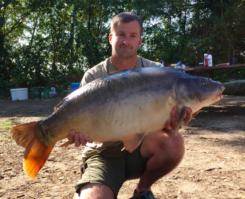 carp fishing holidays France old oaks