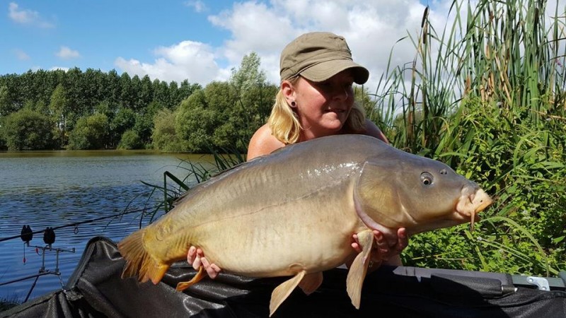 lillypool carp fishing in france with accommodation