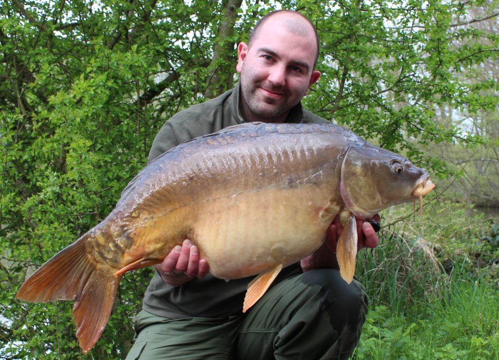 Mike Linstead with a mirror carp from La Fonte