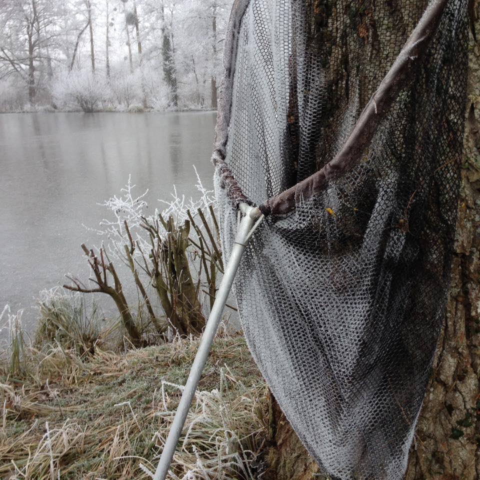 carp fishing in france at Bletiere winter