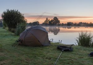 kingfisher lake carp and coarse fishing france