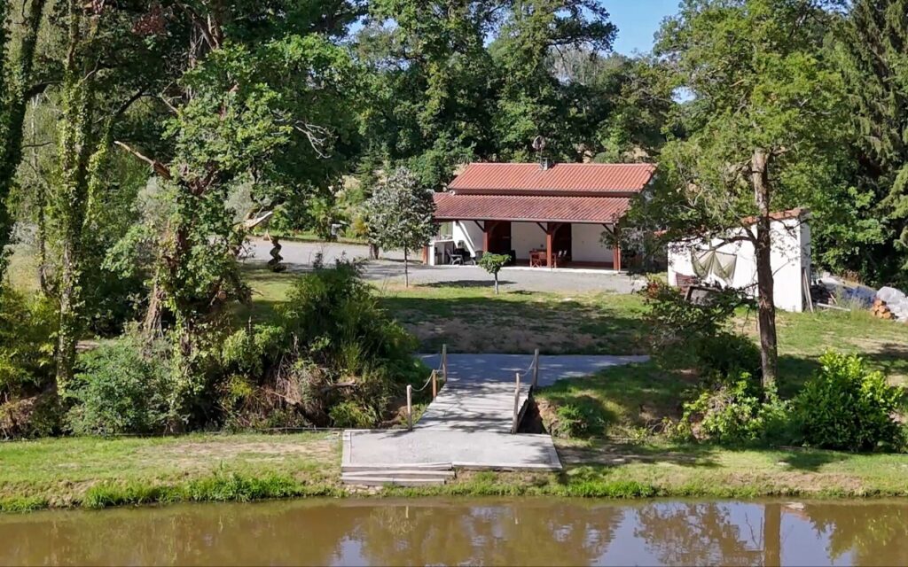 Cubes carp lake private fishing with accommodation