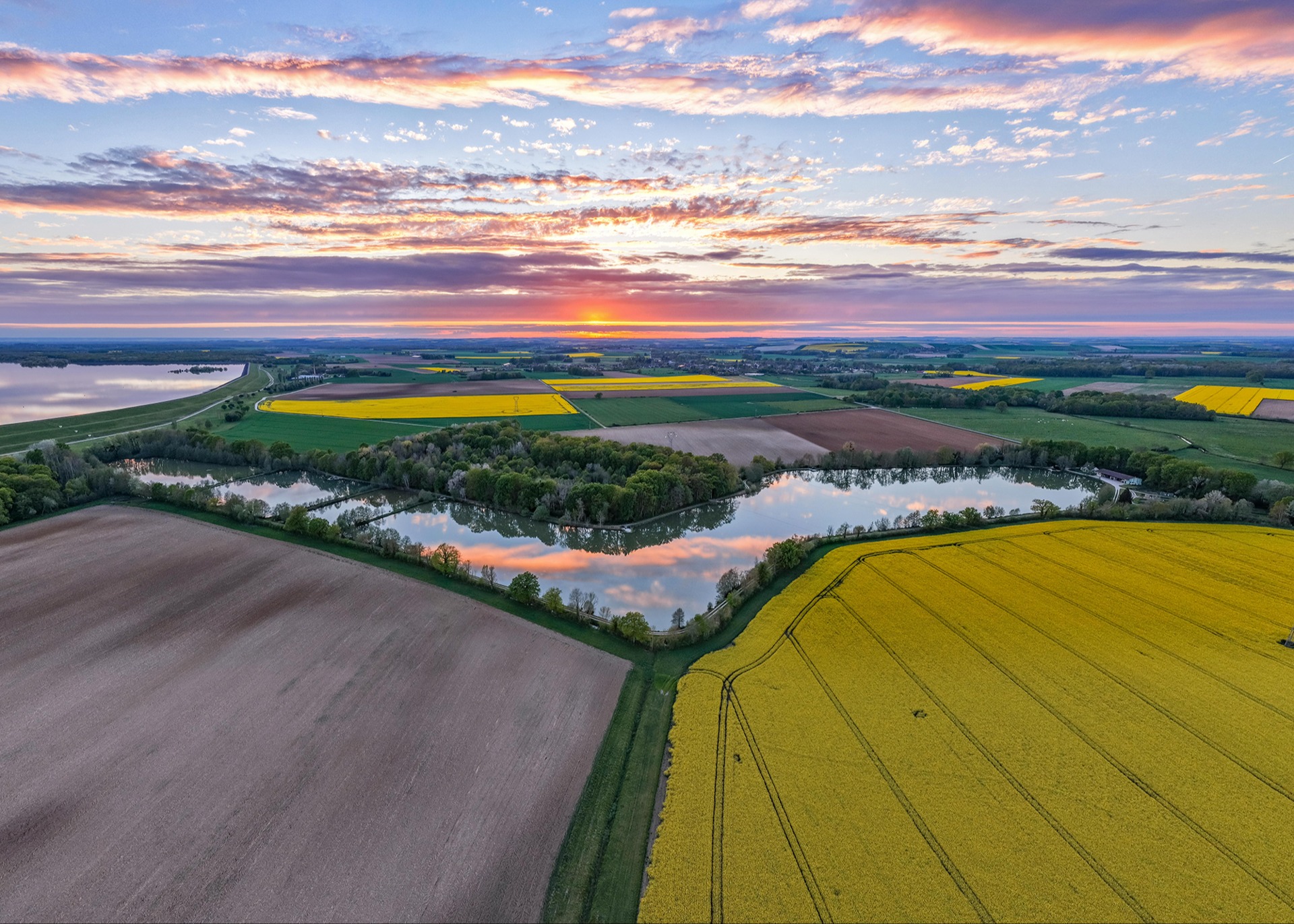 24 Remarkable Carp Lakes Close to Calais, Northern France
