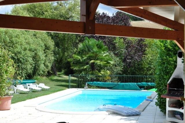 Carp lakes in France with swimming pools