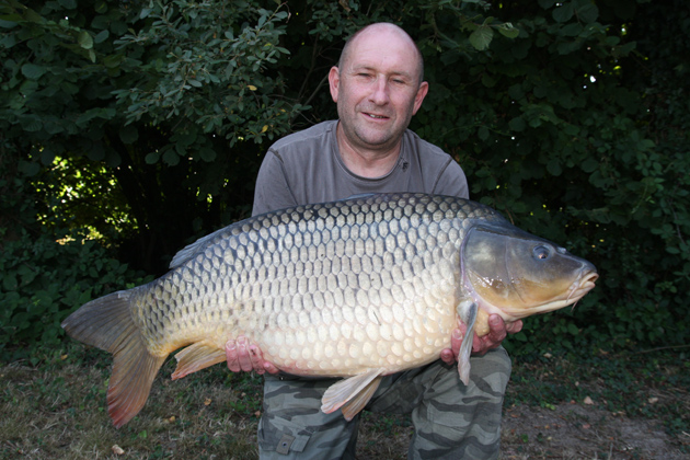 carp fishing holiday france