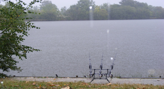 carp fishing holiday france