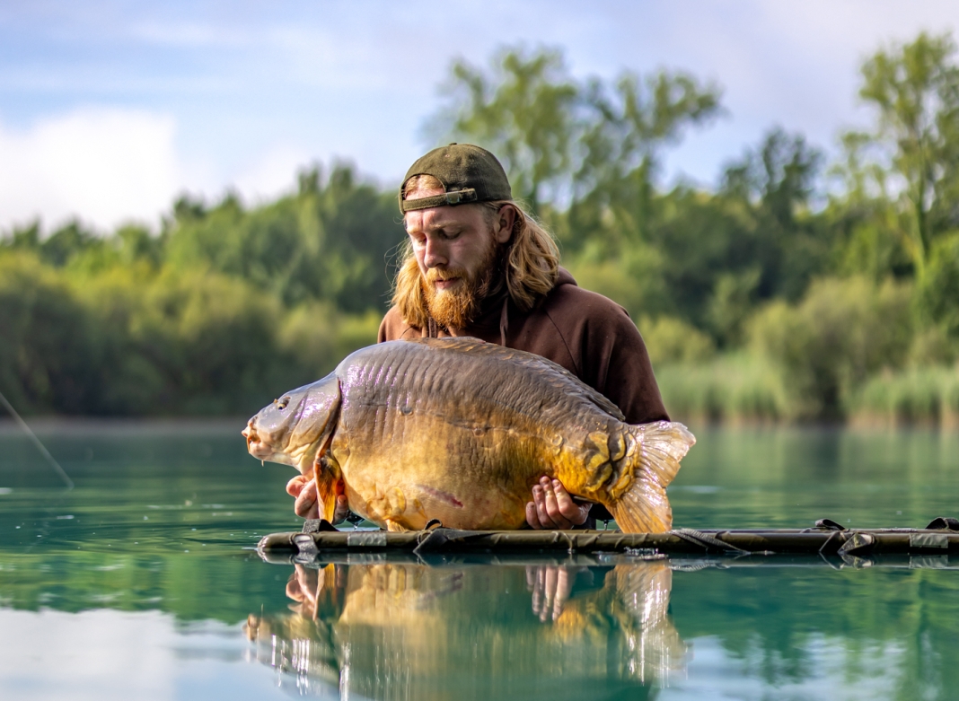 Fifhing Carp Carp fishing in France at Golden Carp Lake | Angling Lines