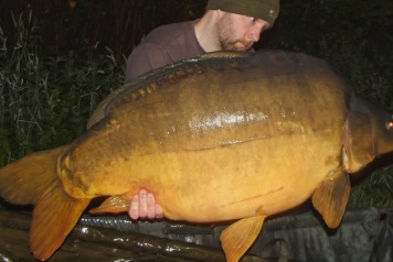 Catching a Villefond 60+ Carp