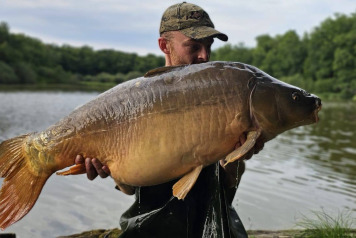 2 anglers, 48 carp! - 4