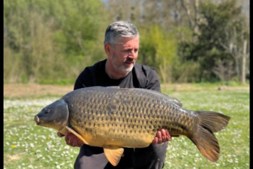 Big girl on the bank - 3