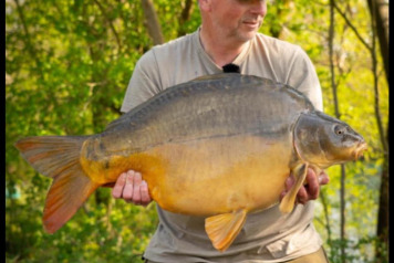 Big girl on the bank - 4