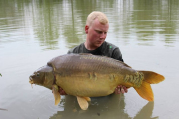 Bumper catch sets new lake record - 3