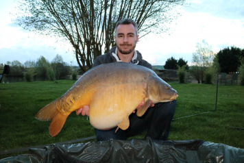 â˜…â˜…â˜… Deux Ã®les report to 1 April â˜…â˜…â˜… - 2