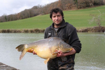 21 x 30lb+ carp stocked - 5