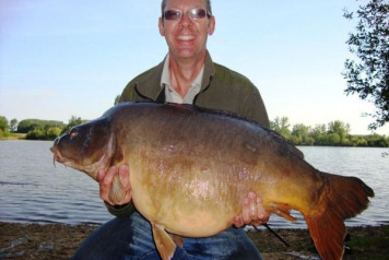 Laroussi gives the Johnson family a fantastic weekâ€™s carp fishing! - 1