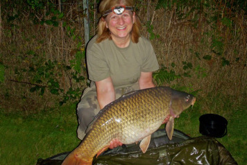 Roz Reaches for Rods Resulting in Ruptured Records!!! - 1