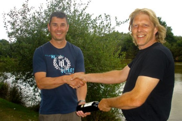 Lee Walker Lands the Menâ€™s Lake Record Grass Carp! - 1