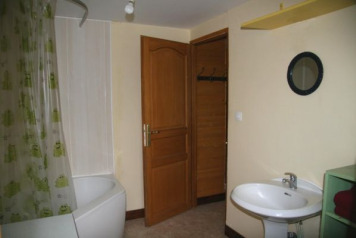 Lakeside chalet now available to hire at Laroussi - 4