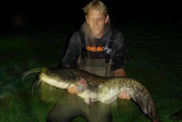 More Big Carp & Cats to 39lb 9oz! - 5